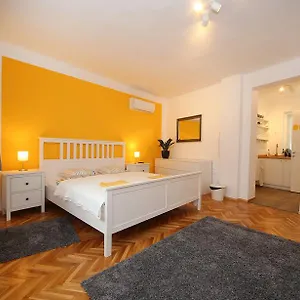 Apartament Jaderooms, Eger